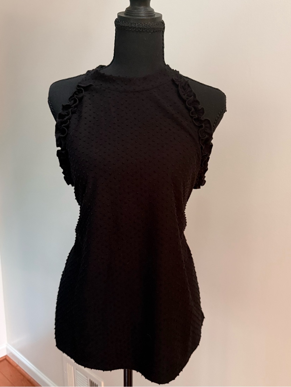 Black Ruffle-Trim Sleeveless Top - Picture 2 of 7